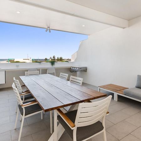 Luxury 5-Floor Unit With Ocean Views Near Beach Caloundra Exteriér fotografie
